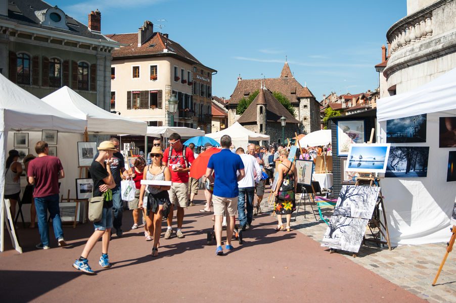 horoscope artistique,météo créative,régions françaises,événements culturels 2026,reconstruction comme matière artistique,Grands événements et repères régionaux,Lagon des Maisons